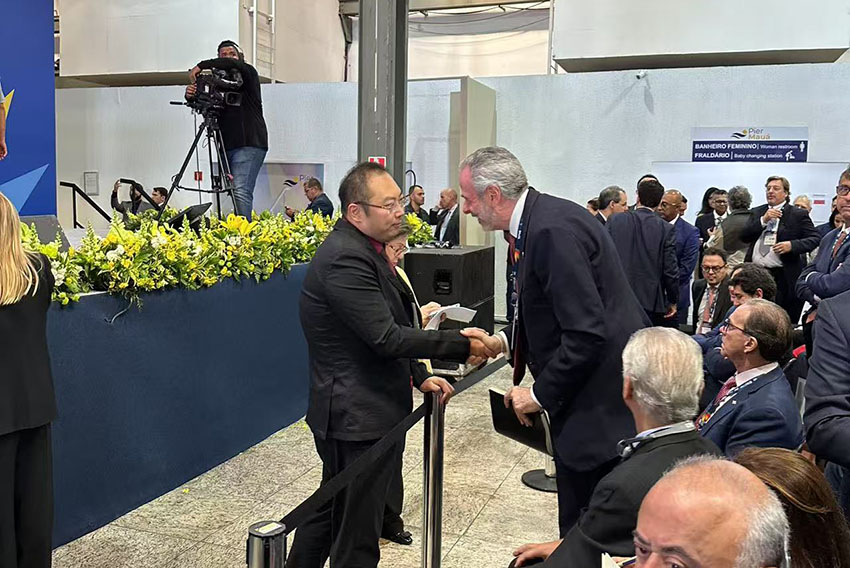Kevin Xu fortalece las alianzas globales en el Foro Empresarial BRICS 2025 en Brasil